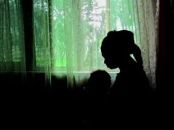 വീട്ടില്‍ പോകാന്‍ കഴിയുന്നില്ല