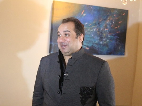 എല്ലാം ജനങ്ങള്‍ കാണുന്നു