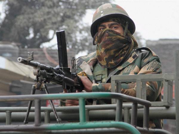  രണ്ട് പേര്‍ നേരത്തേയെത്തി?