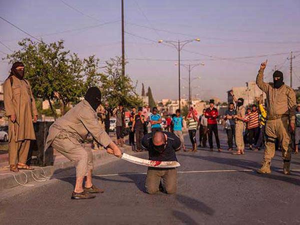 വീഡിയോയില്‍ കുട്ടിയും