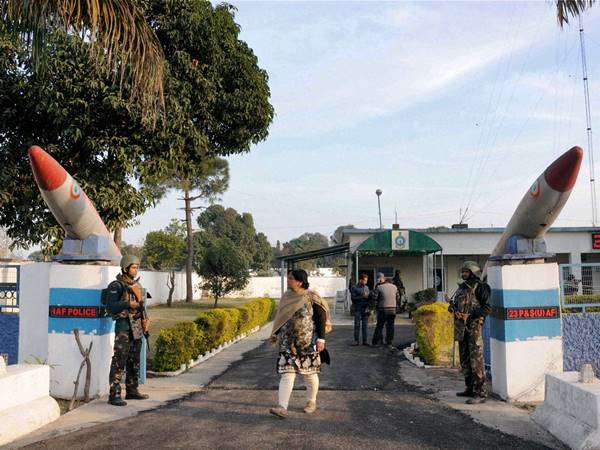 രഘുനാഥ് ക്ഷേത്രം- 2002 മാര്‍ച്ച് 30, നവംബര്‍ 24