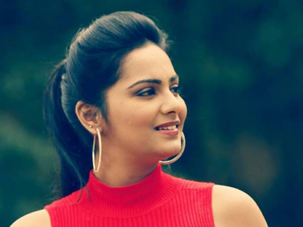 സിനിമയിലേക്ക്
