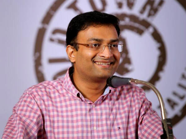 കലക്ടര്‍ ബ്രോ തിരക്കഥ എഴുതുകയാണ്