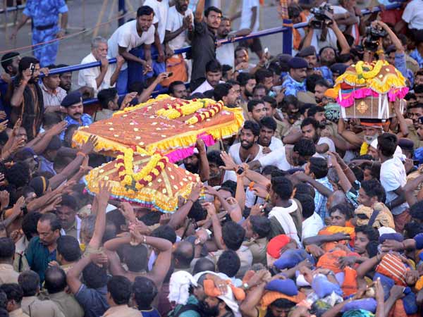 സ്ത്രീകള്‍ മലചവിട്ടുമോ?