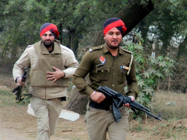 ഇന്ത്യ ഭീകര പ്രവര്‍ത്തനം നടക്കുന്നു