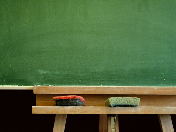 ബ്ലാക്ക് ബോര്‍ഡ് പച്ചയാക്കിയത്