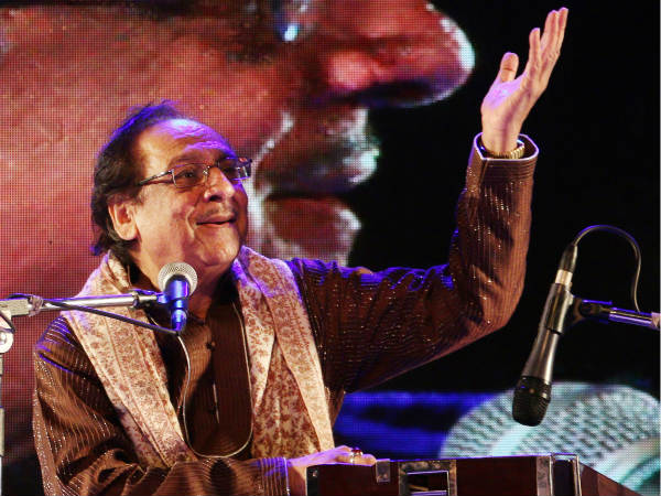 വിഖ്യാത ഗായകന്‍