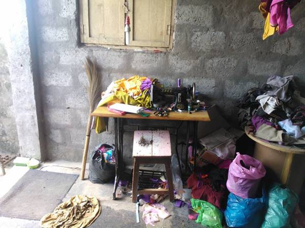 അമ്മയുടെ തയ്യല്‍ മെഷീന്‍