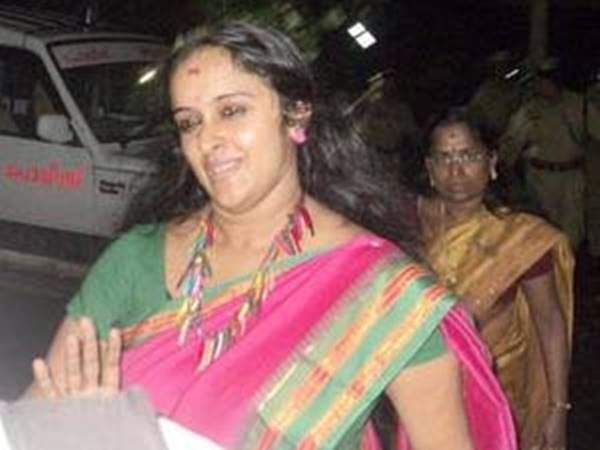 ശാലുവിനെ വിസ്തരിയ്ക്കാന്‍...