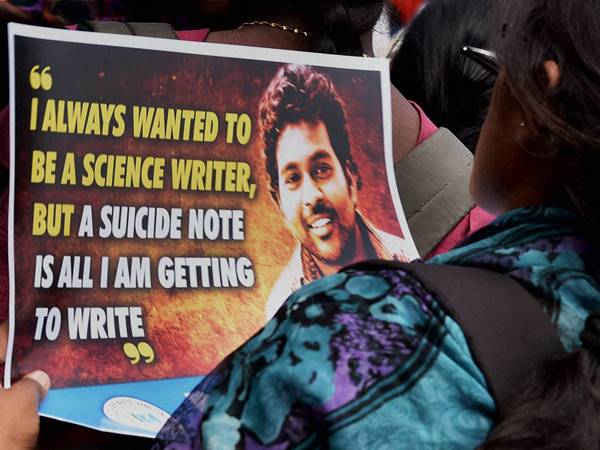 പ്രതിഷേധം ആളിക്കത്തുന്നു