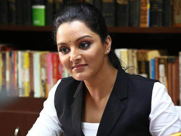 മഞ്ജു രാഷ്ട്രിയത്തിലേക്കോ ?