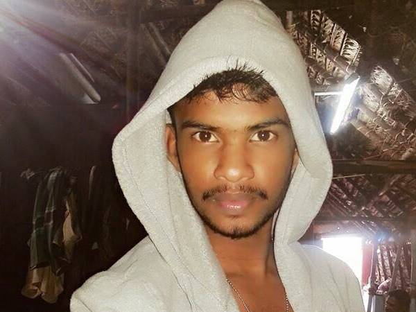 ആരാണീ യുവാവ് ആരാണീ യുവാവ്