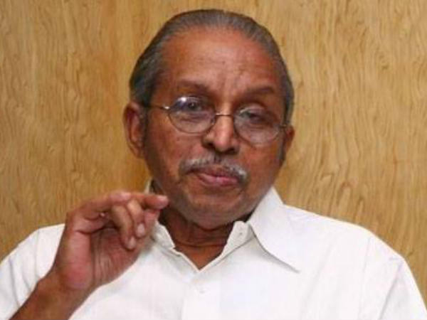 പൊന്നരിവാള്‍ അമ്പിളിയില്‍...