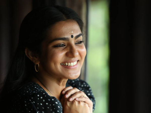 പാര്വ്വതി മേനോന് പാര്വ്വതി മേനോന്