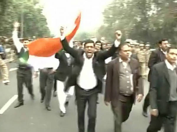 അഭിഭാഷകരുടെ പ്രതിഷേധം