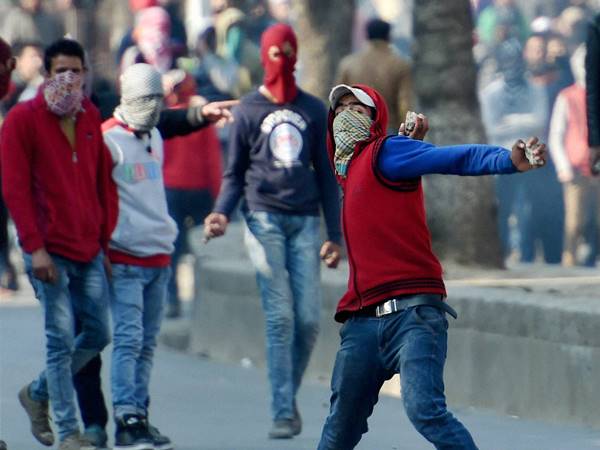 പാസ്‌പോര്‍ട്ട് പോലും ഇല്ലല്ലോ