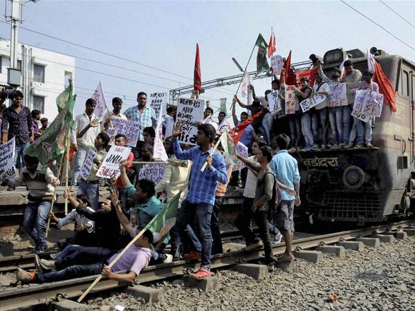 ഉമര്‍ ഖാലിദിനെ കണ്ടെത്തിയേ പറ്റൂ
