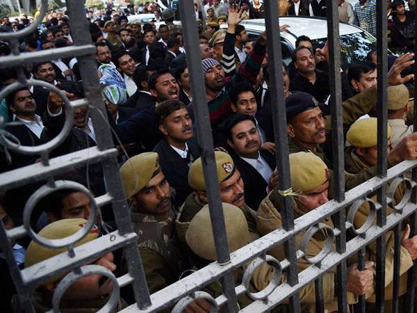 മൂത്രമൊഴിച്ചുപോയി മൂത്രമൊഴിച്ചുപോയി