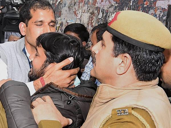 ഇവര് പുറത്താണ് ഇവര് പുറത്താണ്