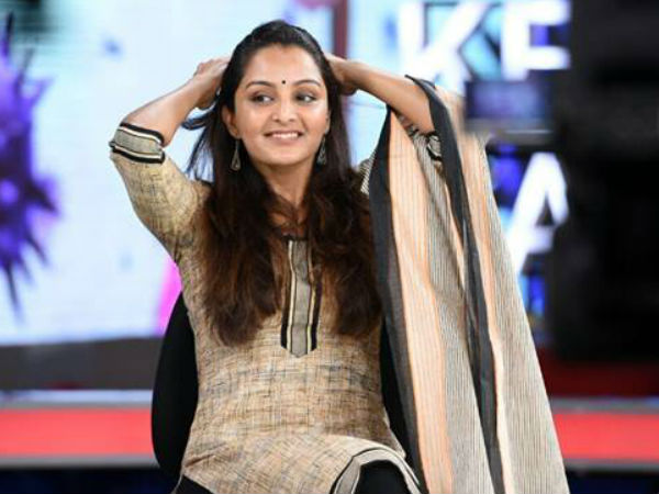 കണ്ണടച്ചത്