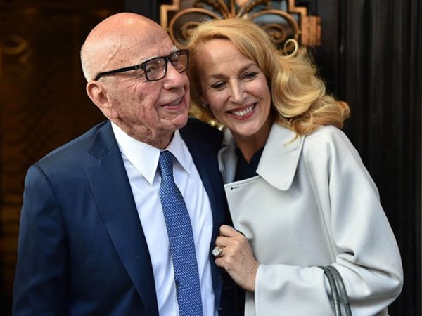 ആരാണീ ജെറി ഹാള് ആരാണീ ജെറി ഹാള്