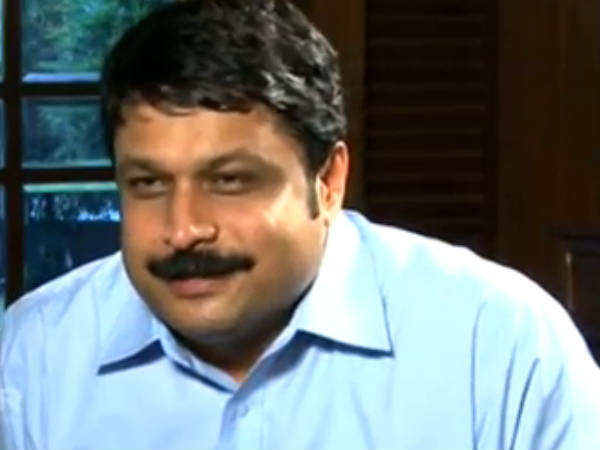  നികേഷ് തയ്യാര്‍