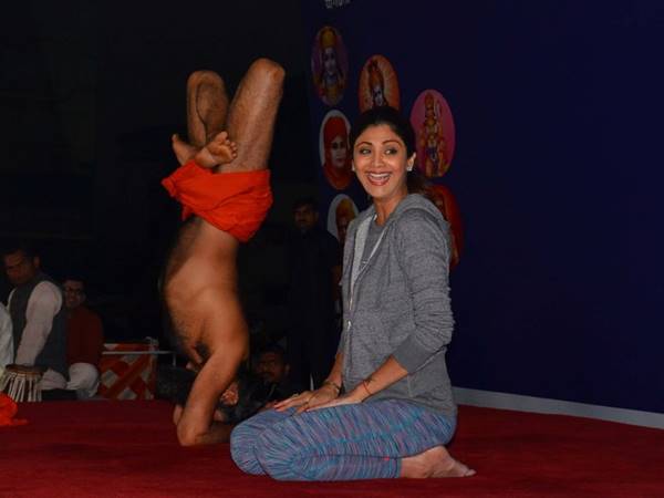 ഷില്‍പ്പയുമായുള്ള യോഗ അഭ്യാസം