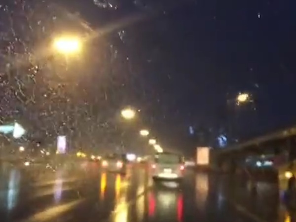 ഇവിടങ്ങളില്‍