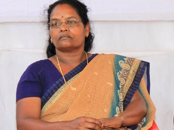സി ജെ ജാനുവുമുണ്ട്