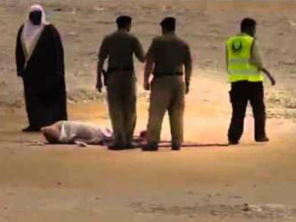  വസ്ത്രമാണ് നോക്കുന്നത്