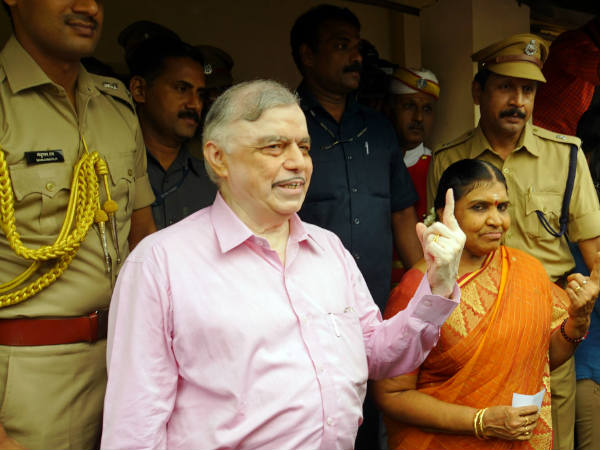 ഭാര്യയ്‌ക്കൊപ്പം