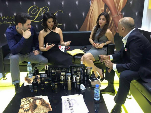 ബിസിനസ്സില്‍ കൂട്ട് ഭര്‍ത്താവ്