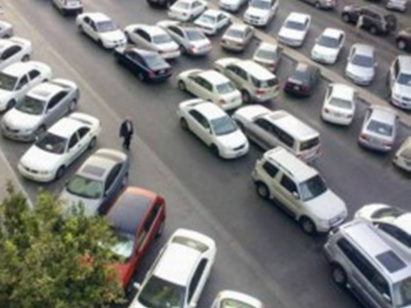 ദൈറ മത്സ്യമാര്‍ക്കറ്റിന് മുന്നിലുള്ള പാര്‍ക്കിംങിന് 