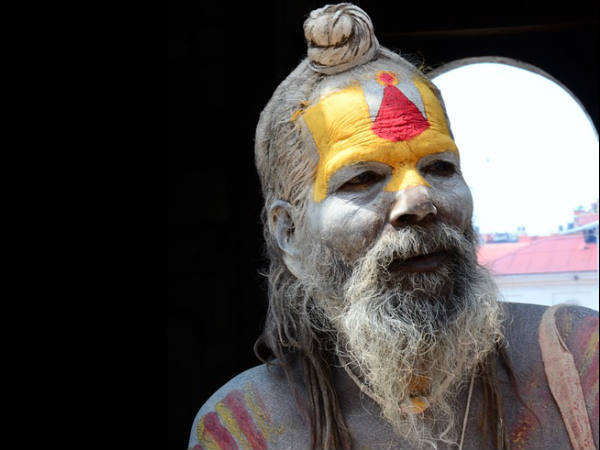 ചാരിറ്റിയുടെ മറവില്‍