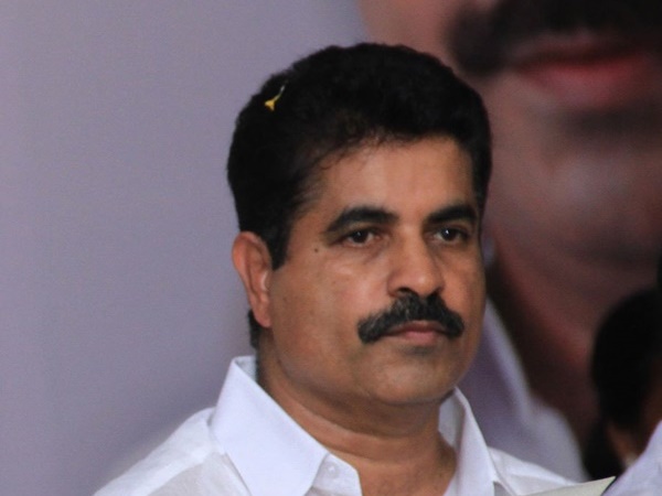 കോണ്ഗ്രസ്സില് നിന്നോ? കോണ്ഗ്രസ്സില് നിന്നോ?