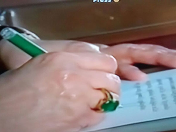 മഹേഷിനെതിരെ പരാതി നല്കി മഹേഷിനെതിരെ പരാതി നല്കി