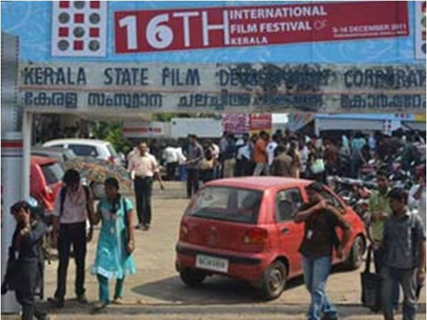 ഫെസ്റ്റിവല് മുതലാളിമാര്ക്കോ സാധാരണതകാര്ക്കോ? ഫെസ്റ്റിവല് മുതലാളിമാര്ക്കോ സാധാരണതകാര്ക്കോ?