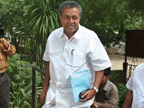  ആരുടെ കണ്ണില്‍ പൊടിയിടാന്‍