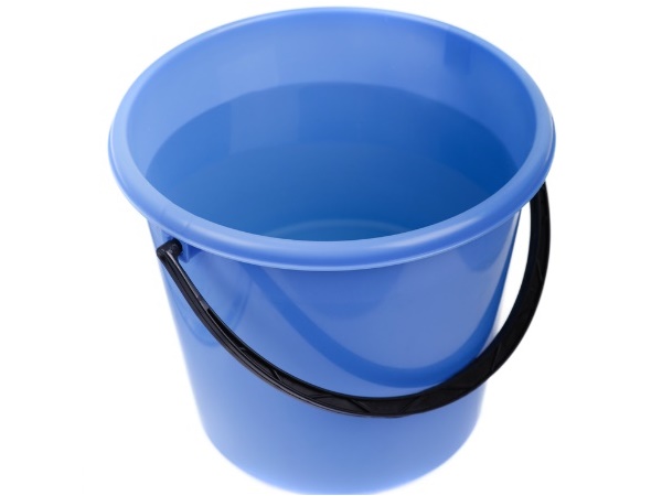 നീല ബക്കറ്റുകള്‍