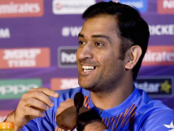 കേണല്‍ അഹ്ലാവത്തുമൊന്നിച്ച്