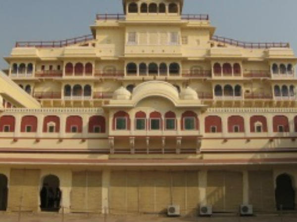 പൊളിച്ചുമാറ്റാവുന്ന വീടുകള്‍