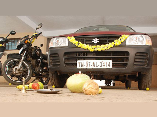  ഓട്ടോമൊബൈല്‍സ്