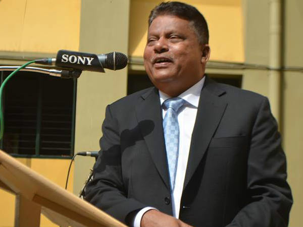 രാഷ്ട്രീയ ചര്‍ച്ചയാക്കല്ലേ