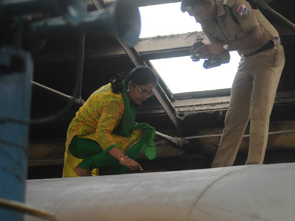 പണം തട്ടുന്ന സംഘങ്ങള്‍