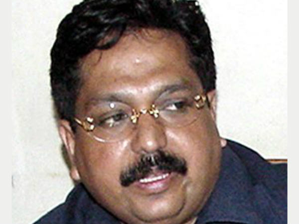 വെള്ളാനകള്‍