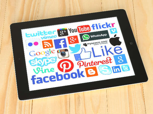  അസഭ്യമായ പോസ്റ്റുകള്‍