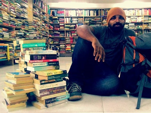 പുസ്തകം തിരഞ്ഞ് ബെംഗളൂരുവില്‍