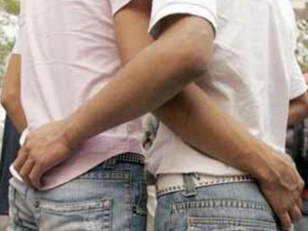 രണ്ട് അച്ഛന്മാര് രണ്ട് അച്ഛന്മാര്