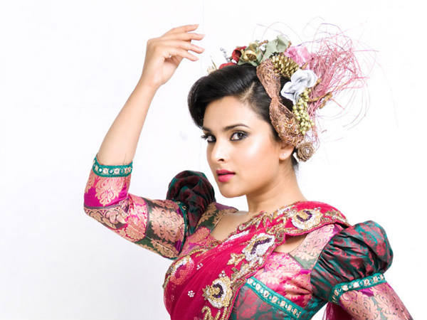 പാകിസ്താനെ പ്രകീര്‍ത്തിച്ചാല്‍