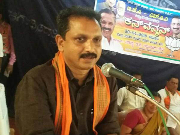  സര്‍ക്കാര്‍ ഓഫീസിലല്ല